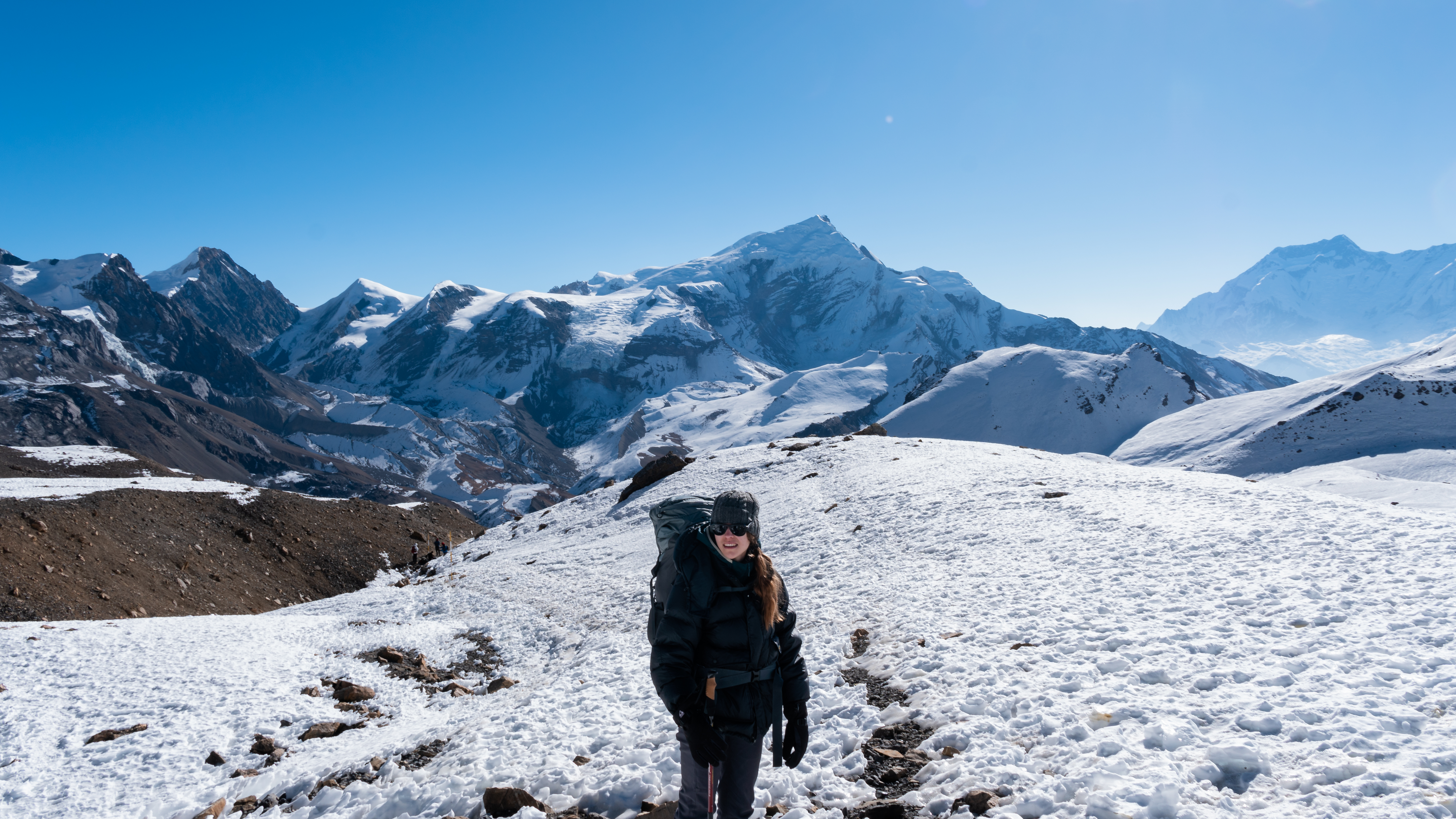 #width=100%;max-width=800px;margin-left=auto;margin-right=auto; High on the Thorong La, with Chulu West in the background.